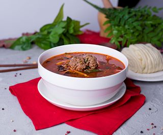 Кисло-острый суп с фрикадельками (800г)