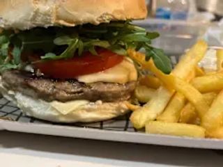 Hamburger three cheeses