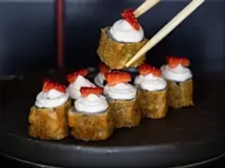 Hosomaki sake fruit fritto