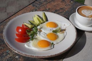 Глазунья с овощами (300г)