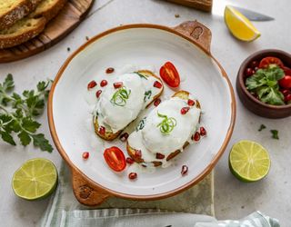 Яйцо пашот со шпинатом в сливочном соусе (200г)