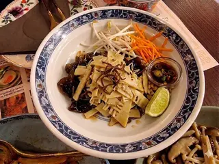 Insalata di bambù con salsa di soia