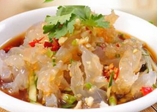20凉拌海蜇Insalata di medusa marinata