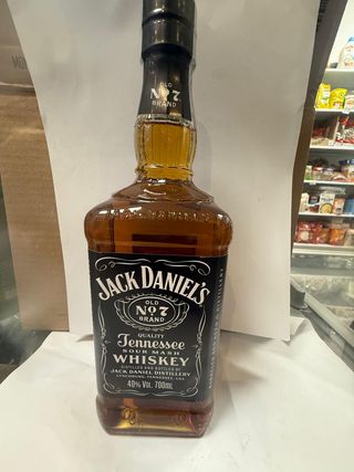 Jack Daniel's sour mash whiskey 
40% alcohol