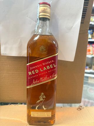 Johny Walker Red Label whiskey
40% alcohol 
Vol. 70cl