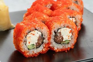 Калифорния с лососем (290г)