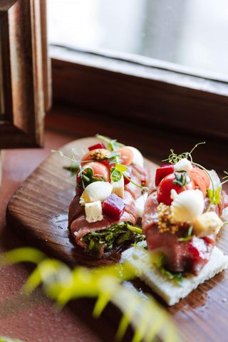 Carpaccio od mariniranog dimljenog bifteka iz maslinovog ulja