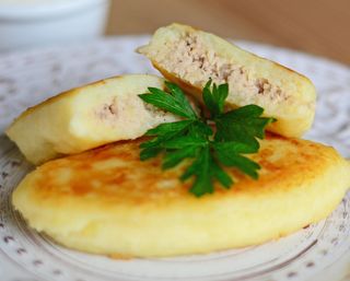 Зразы сама лепила картофельные с мясом(1кг)