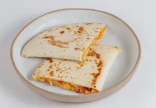 Кесадилья с курицей (200г)