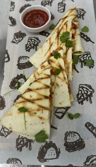 Кесадилья с курицей (280г)