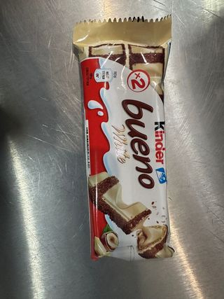 Kinder Bueno White