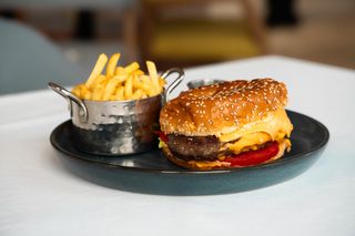 Klasik juneći burger