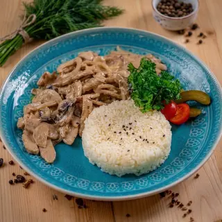 Куриное фрикасе с грибами (350г)