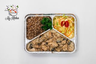 Курица с грибочками в сливочном соусе (150г)