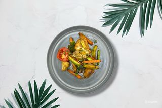 Курица с овощами (350г)