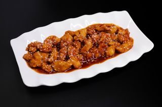 Курица в кисло-сладком соусе (440г)