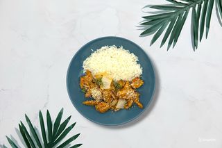 Курица в кисло-сладком соусе с рисом (350г)