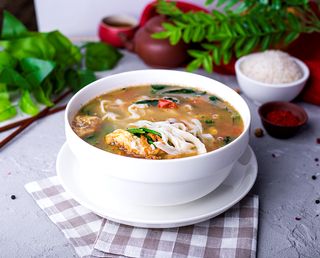 Лапша помидор с яйцом (575г)