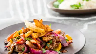 Lomo saltado