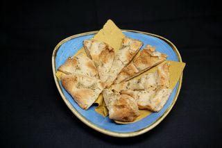 Pinsa calda al rosmarino