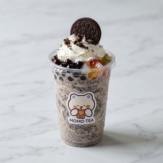 Latte Oreo con panna