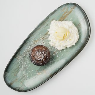 Lava cake sa šlagom