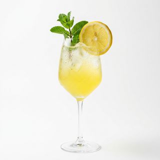 Limoncello spritz