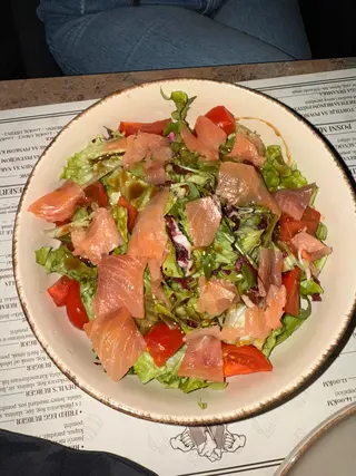 Salata s lososom