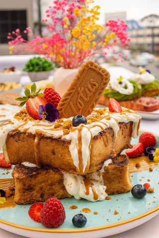 Lotus & mix berries toast