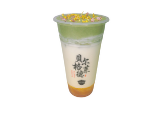 M25 Mango coconut milk with matcha cheeses foam