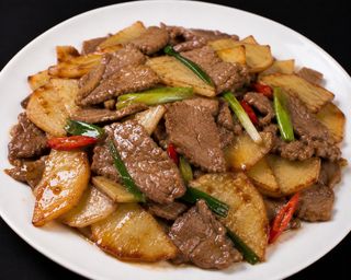 80a. Manzo con patate alla piastra