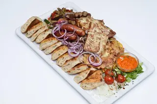 Mesna plata za 4 osobe
