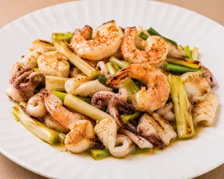 51. Misto di mare con porri alla piastra