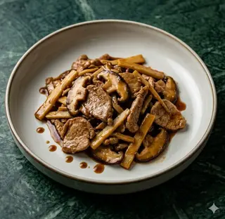 Maiale con funghi e bambù