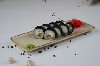 Маки жареный лосось (200г)