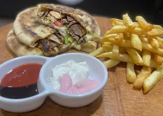 Makloub Chawarma