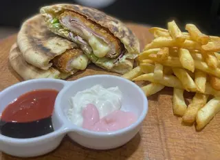 Makloub Cordon Bleu