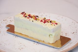 Monoporcija malina i pistacija