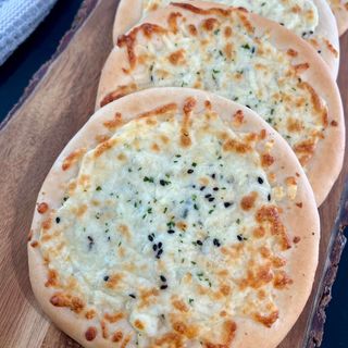 Manaqish Au Fromage