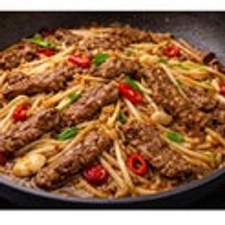 Manzo saltato con fungo enoki ribollito in padella