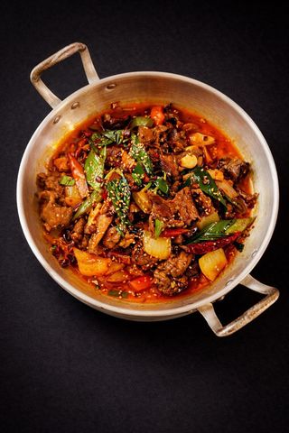 Manzo saltato in wok piccante