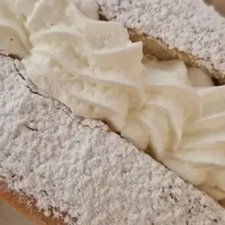 Maritozzo con panna