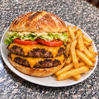 Mega cheeseburger