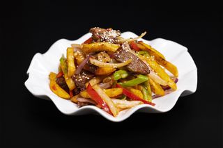 Мясо с фри (540г)