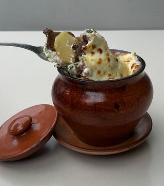 Мясо в горшочке (450г)