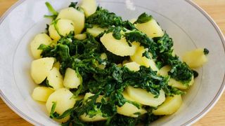 Mladi krompir sa spanatom