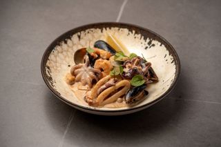 Морепродукты в соусе от шефа (420г)