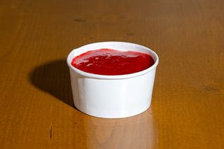 Panna cotta con salsa alla fragola