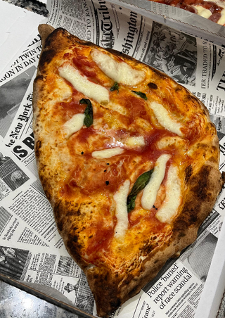 Calzone napoletano