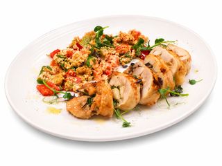 Нежный куриный рулет с сыром (400г)